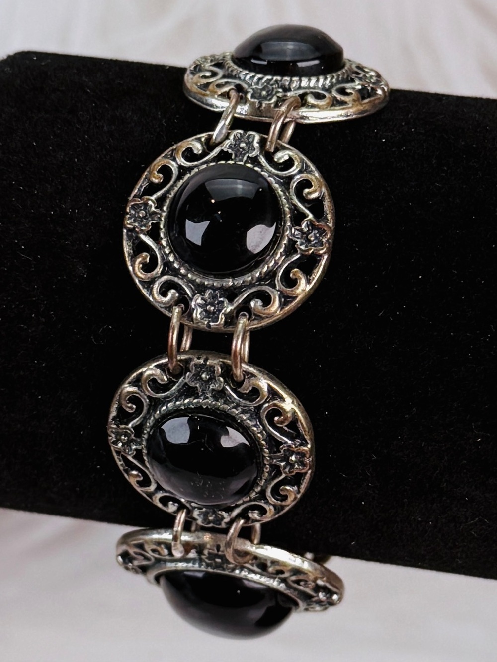 Gorgeous, black and silvertone, vintage, toggle closure costume bracelet